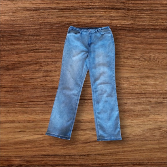 Baccini Women Straight Legs Wash  Light Blue Size 12 Pockets Zipper Pants - Picture 2 of 16